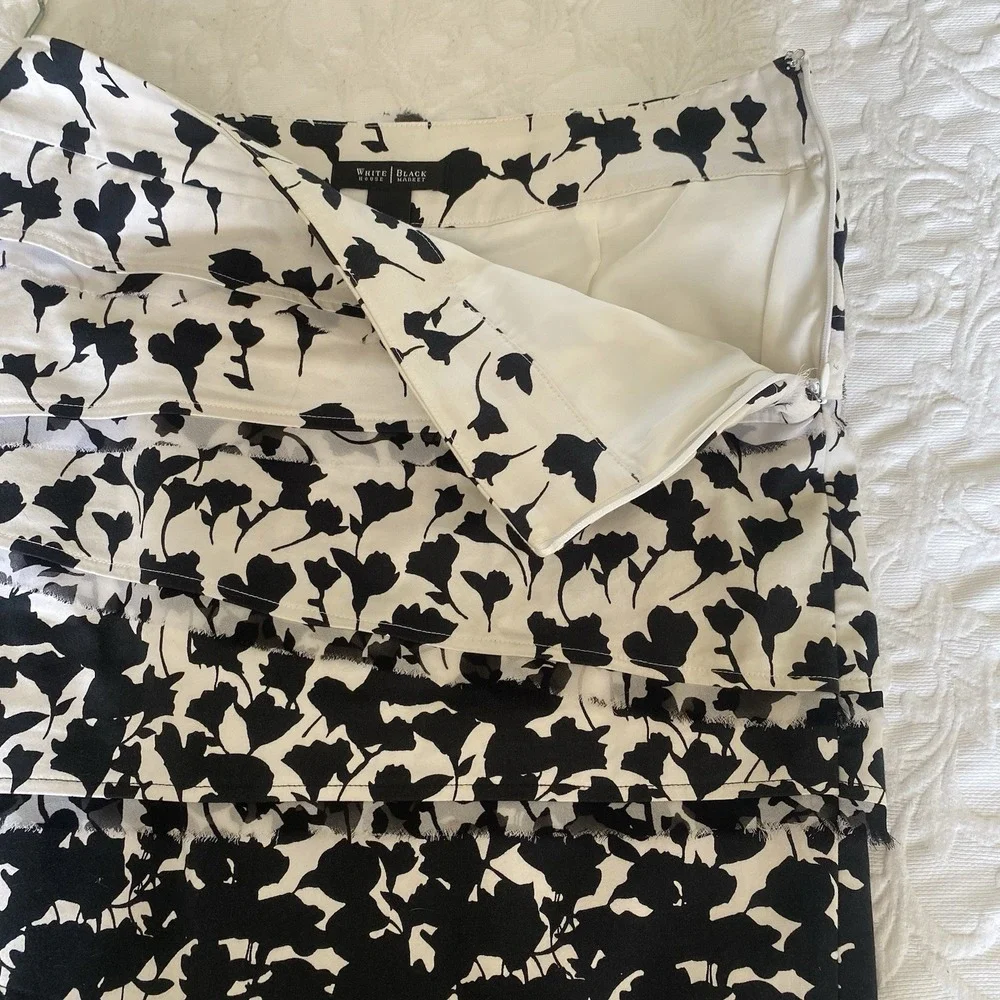 White House Black Market Pencil Skirt 4 Black White Excellent‎ Tiered Floral